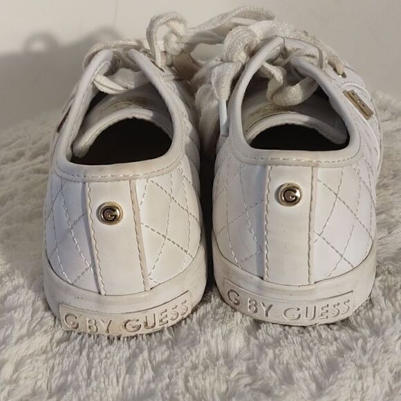 G By Guess "Backers 2" White Quilted Women's Sneakers - Picture 4 of 7